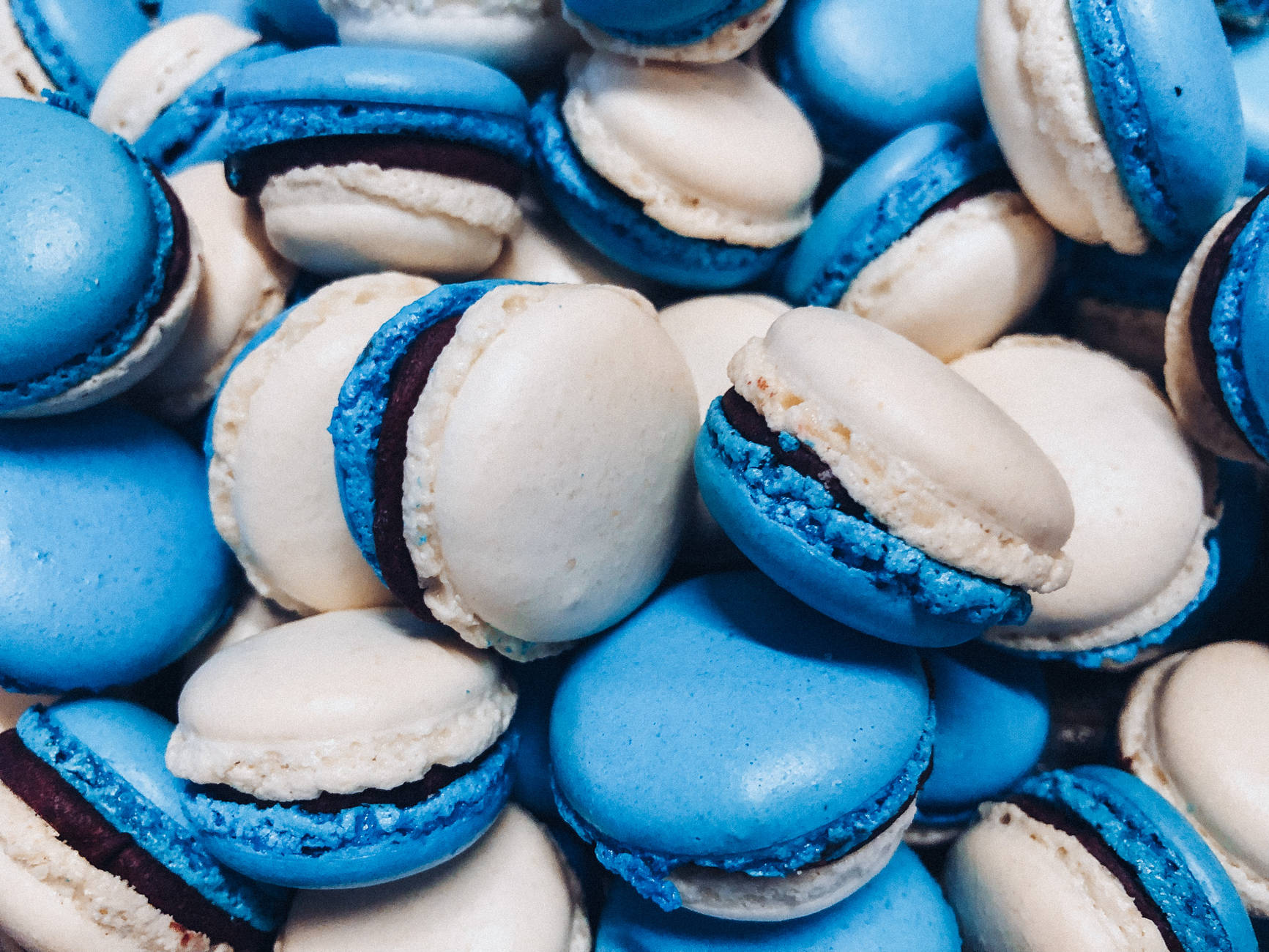 Blue-black-white macarons